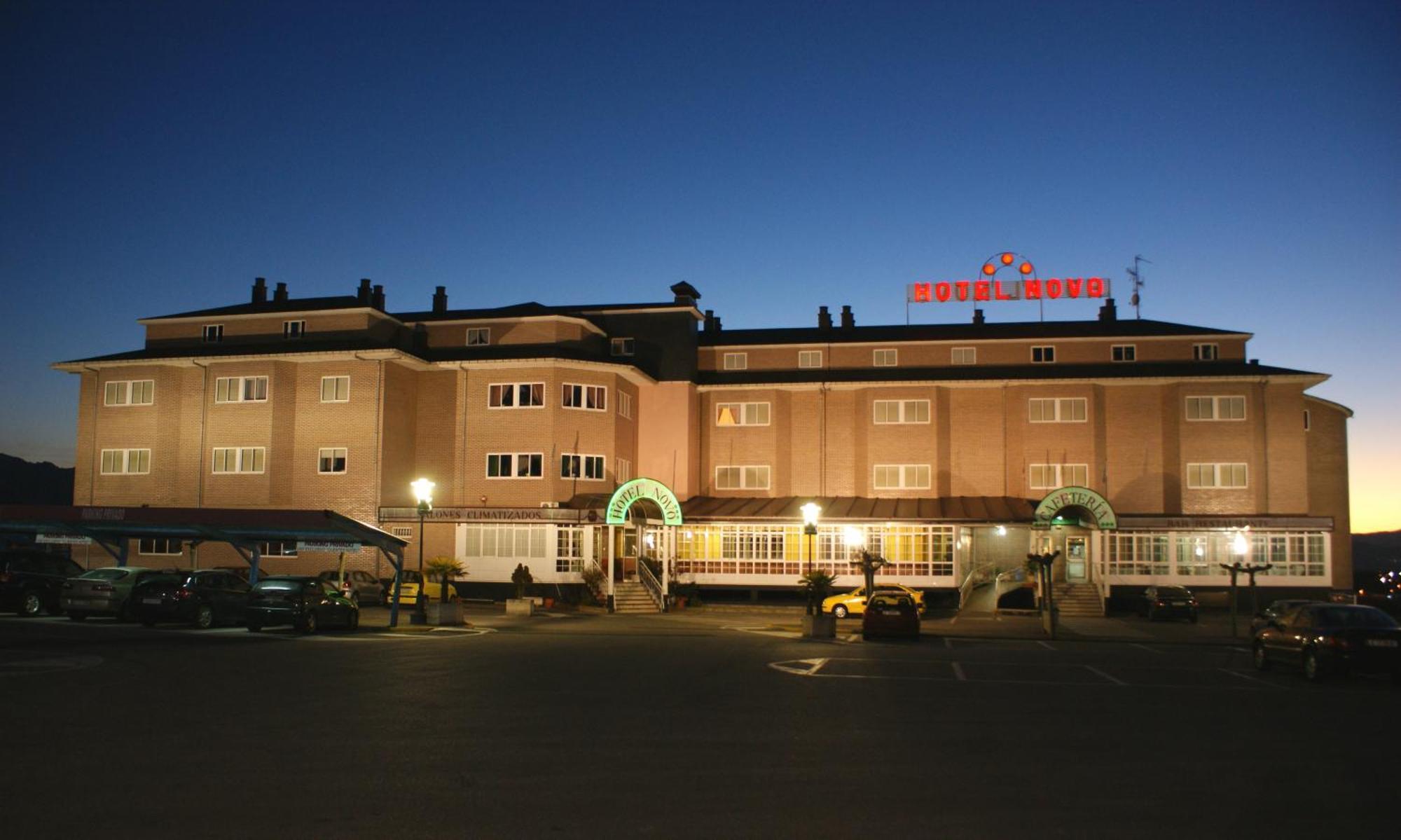 Hotel Novo Ponferrada Buitenkant foto