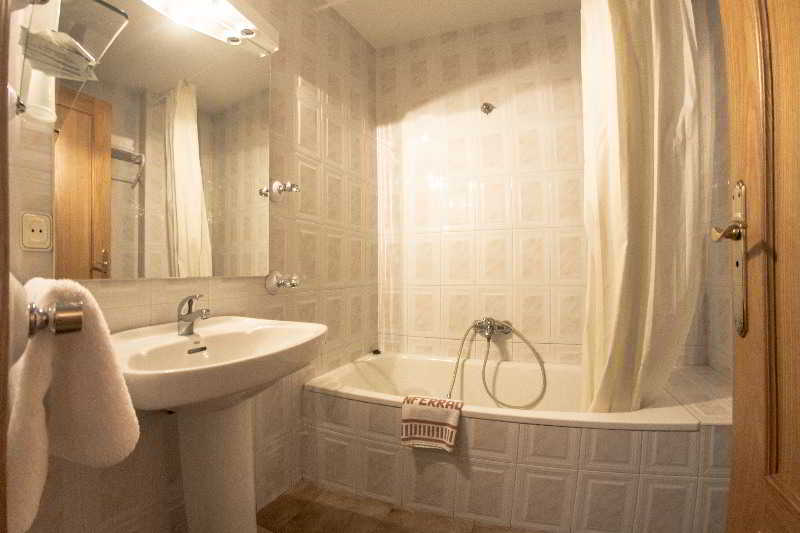 Hotel Novo Ponferrada Buitenkant foto